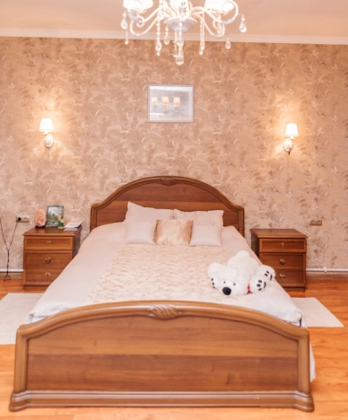 Купить дом на улице Революции в Искитиме. Вариант № 44743, 37, площадь -  квм, цена 17200000 рублей