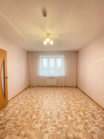 Купить однокомнатную квартиру в Октябрьском. Вариант № 6851242, 5, площадь -  квм, цена 2980000 рублей