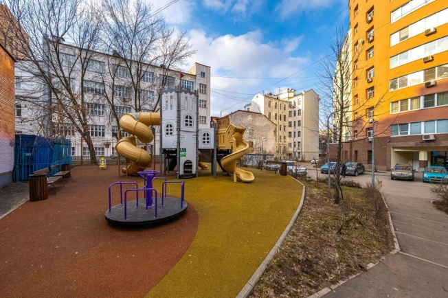 Купить трехкомнатную квартиру на вторичке в ЦАО в Москве. Вариант № 44331, 30, площадь - квм, цена 46555555 рублей