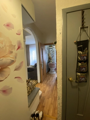 Купить двухкомнатную квартиру на улице Школьная в Калужской области. Вариант № 35061, 8, площадь -  квм, цена 4000000 рублей