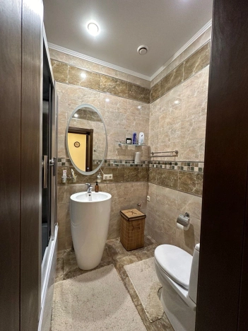 Купить дом в Омске. Вариант № 4520, 17, площадь -  квм, цена 20000000 рублей