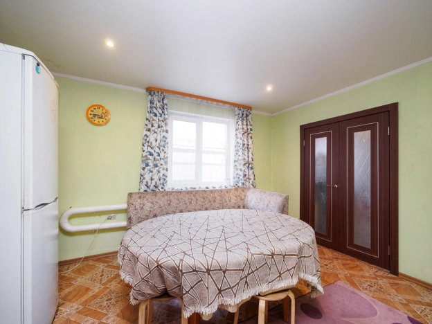 Купить дом в Омске. Вариант № 20724, 19, площадь -  квм, цена 8300000 рублей