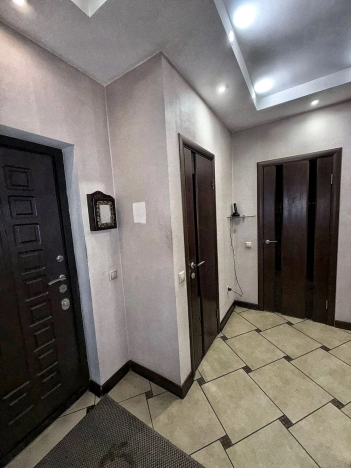 Купить квартиру в Москве. Вариант № 8414328, 27, площадь -  квм, цена 20000000 рублей