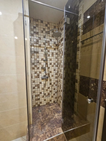 Купить трехкомнатную квартиру на улице Профсоюзная в Москве. Вариант № 10608856, 21, площадь -  квм, цена 22000000 рублей