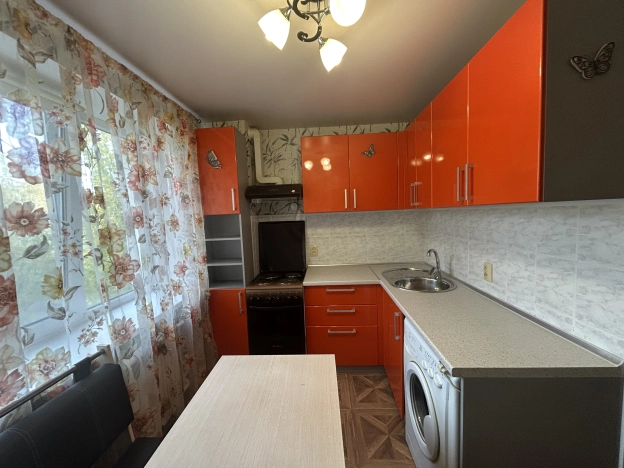 Купить однокомнатную квартиру в районе Ворошиловский в Волгограде. Вариант № 8010091, 0, площадь -  квм, цена 2800000 рублей