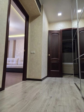 Купить двухкомнатную квартиру на улице Пыжёвский переулок в Москве. Вариант № 10132747, 22, площадь -  квм, цена 9450000 рублей