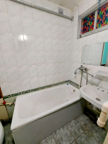 Купить однокомнатную квартиру в Октябрьском. Вариант № 3423377, 5, площадь -  квм, цена 2320000 рублей