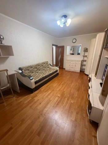 Купить квартиру в Москве. Вариант № 9817522, 5, площадь -  квм, цена 25000000 рублей