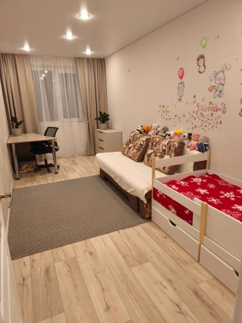 Купить двухкомнатную квартиру в Старом Осколе. Вариант № 9310880, 3, площадь -  квм, цена 4150000 рублей