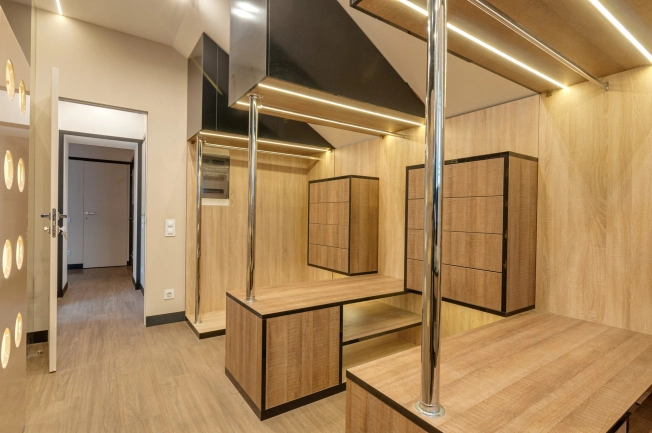 Купить квартиру в Вологодской области. Вариант № 7903724, 32, площадь -  квм, цена 28500000 рублей