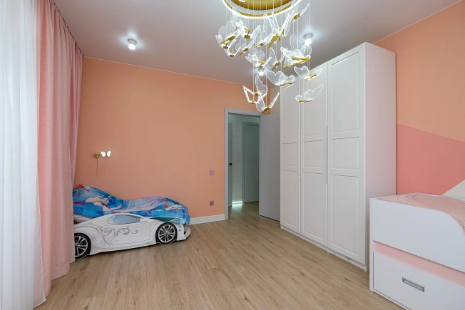 Купить трехкомнатную квартиру в Новосибирской области. Вариант № 8461812, 17, площадь -  квм, цена 15990000 рублей