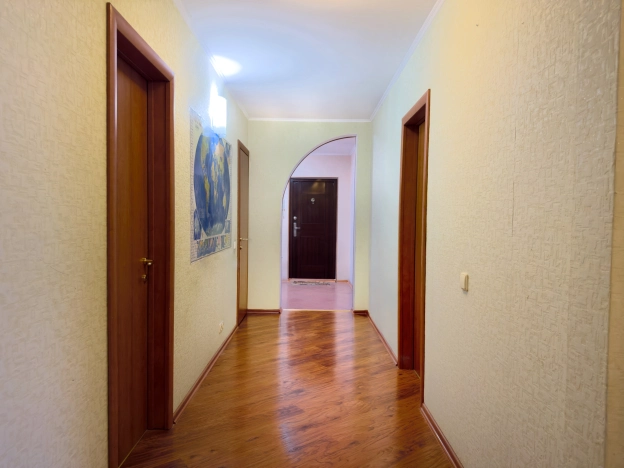 Купить четырехкомнатную квартиру в Московской области. Вариант № 9835777, 16, площадь -  квм, цена 15000000 рублей