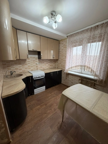 Купить квартиру на улице Стартовая в Орске. Вариант № 9205333, 5, площадь - квм, цена 3850000 рублей