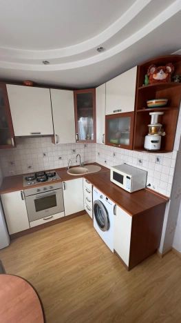 Купить однокомнатную квартиру в Омске. Вариант № 25084, 4, площадь -  квм, цена 5770000 рублей