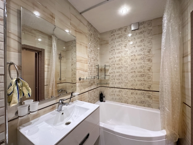 Купить двухкомнатную квартиру в районе Приморский в Санкт-Петербурге. Вариант № 5502799, 26, площадь -  квм, цена 14700000 рублей