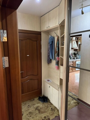 Купить трехкомнатную квартиру в районе Калининский в Новосибирске. Вариант № 4007841, 10, площадь -  квм, цена 6450000 рублей