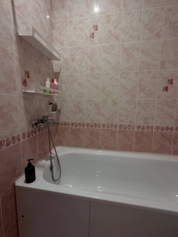 Купить двухкомнатную квартиру на вторичке в Шебекине. Вариант № 10867159, 9, площадь - квм, цена 2800000 рублей