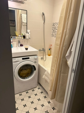 Купить квартиру в Москве. Вариант № 10438152, 8, площадь -  квм, цена 20100000 рублей