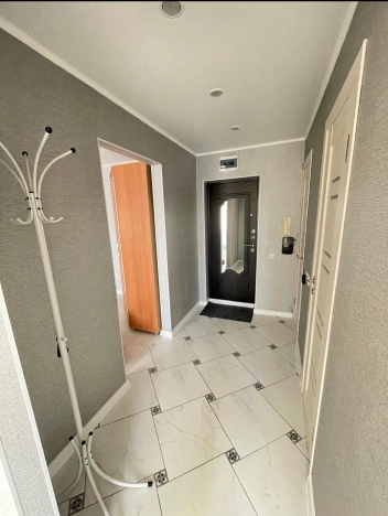 Снять квартиру в Тобольске. Вариант № 9678000, 3, площадь -  квм, цена 32000 рублей