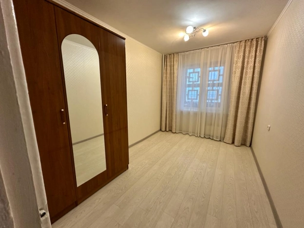 Купить трехкомнатную квартиру в Микрорайоне 8-й, Элиста в Элисте. Вариант № 6882, 2, площадь -  квм, цена 5300000 рублей