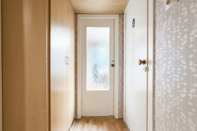 Купить двухкомнатную квартиру на улице Гвардейская в Петрозаводске. Вариант № 10720787, 9, площадь - квм, цена 6190000 рублей