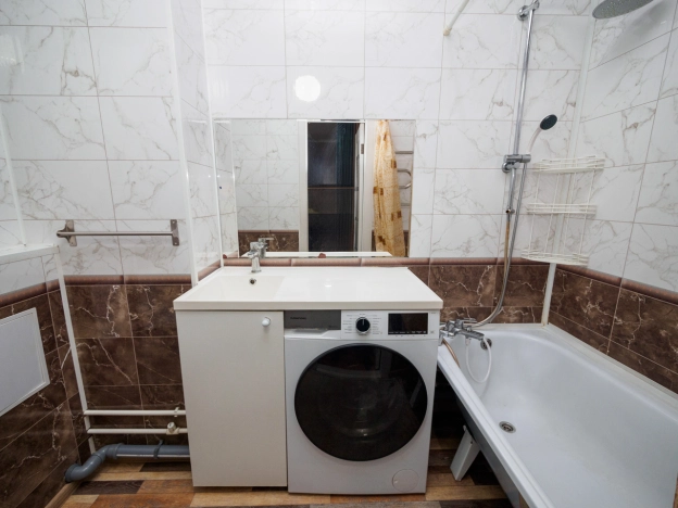 Купить однокомнатную квартиру в Омске. Вариант № 5301706, 16, площадь -  квм, цена 3600000 рублей