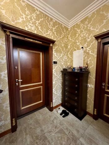 Купить трехкомнатную квартиру у метро Пятницкое шоссе в Химках. Вариант № 41639, 8, площадь -  квм, цена 46500000 рублей