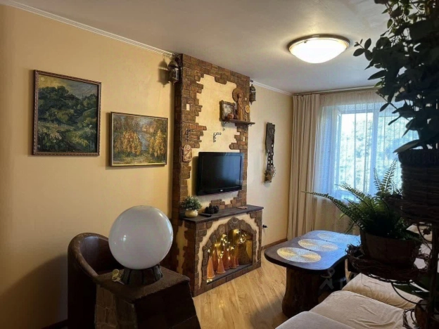 Купить трехкомнатную квартиру в Новосибирской области. Вариант № 9681601, 7, площадь -  квм, цена 7650000 рублей