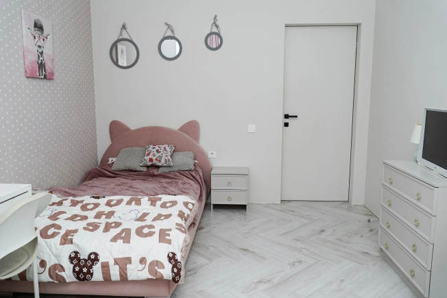 Купить четырехкомнатную квартиру на улице Мира в Новосибирской области. Вариант № 4156069, 23, площадь -  квм, цена 30000000 рублей