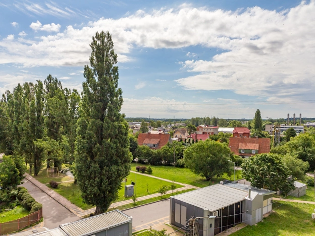 Купить трехкомнатную квартиру в Зеленоградске. Вариант № 10013, 9, площадь -  квм, цена 7900000 рублей