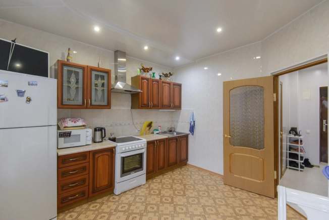 Купить трехкомнатную квартиру в районе Кировский в Ростове-на-Дону. Вариант № 38473, 5, площадь -  квм, цена 10000000 рублей