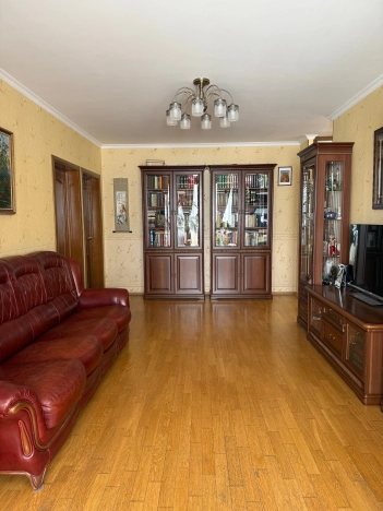 Купить трехкомнатную квартиру на вторичке в ВАО в Москве. Вариант № 49104, 4, площадь -  квм, цена 24350000 рублей