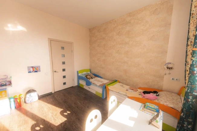 Купить квартиру на улице Сибиряков-Гвардейцев в Новосибирске. Вариант № 10585, 6, площадь -  квм, цена 6550000 рублей