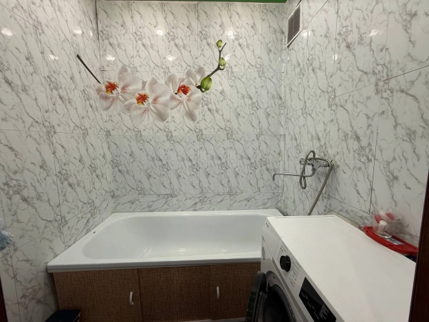 Купить трехкомнатную квартиру на улице Шаландина в Белгородской области. Вариант № 8032595, 14, площадь - квм, цена 5600000 рублей