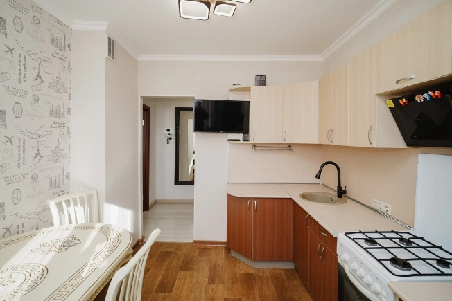 Купить четырехкомнатную квартиру в Омске. Вариант № 7800016, 6, площадь -  квм, цена 10200000 рублей