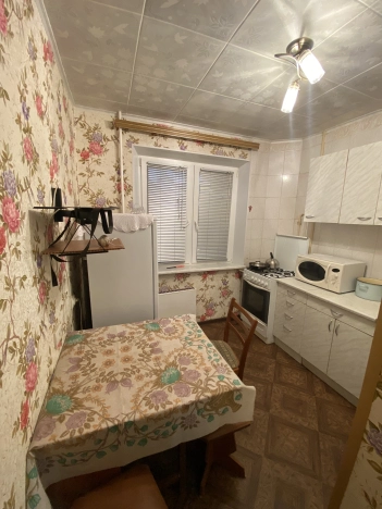 Купить однокомнатную квартиру в районе Ворошиловский в Волгограде. Вариант № 8435026, 4, площадь -  квм, цена 3000000 рублей