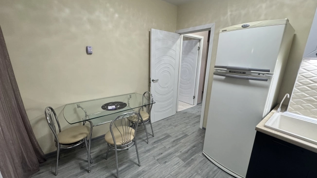 Снять квартиру на улице Олега Кошевого в Калининграде. Вариант № 9901430, 5, площадь -  квм, цена 30000 рублей