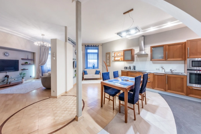 Купить квартиру в Москве. Вариант № 9089382, 5, площадь -  квм, цена 35999000 рублей