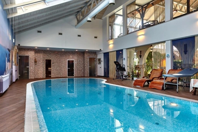 Купить дом на улице Спасская в Краснодаре. Вариант № 6108, 14, площадь -  квм, цена 99000000 рублей