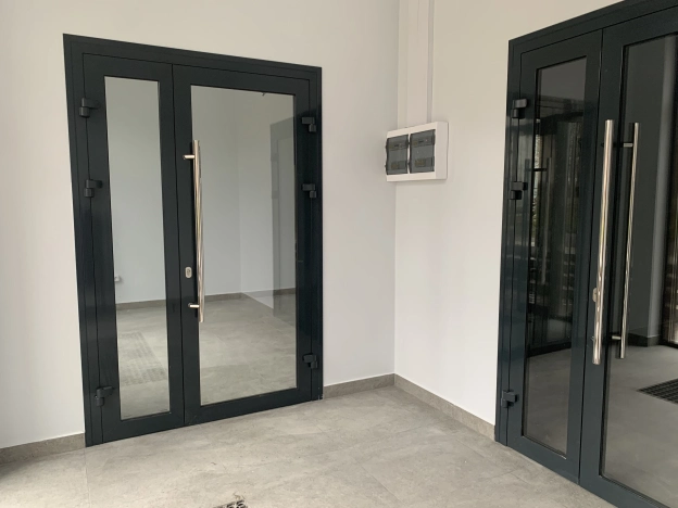 Снять коммерческую недвижимость в Владимире. Вариант № 4042, 3, площадь -  квм, цена 98000 рублей