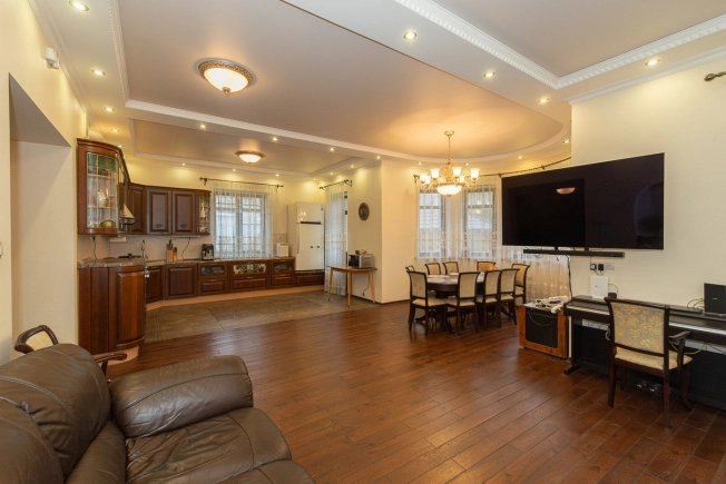 Купить дом на улице Сакко и Ванцетти в Владимире. Вариант № 17107, 14, площадь -  квм, цена 58000000 рублей