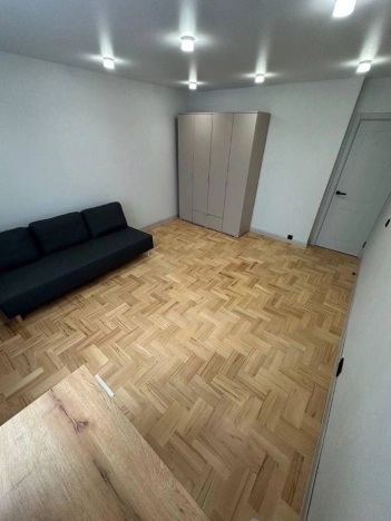 Купить квартиру в Москве. Вариант № 9955905, 8, площадь -  квм, цена 35000000 рублей