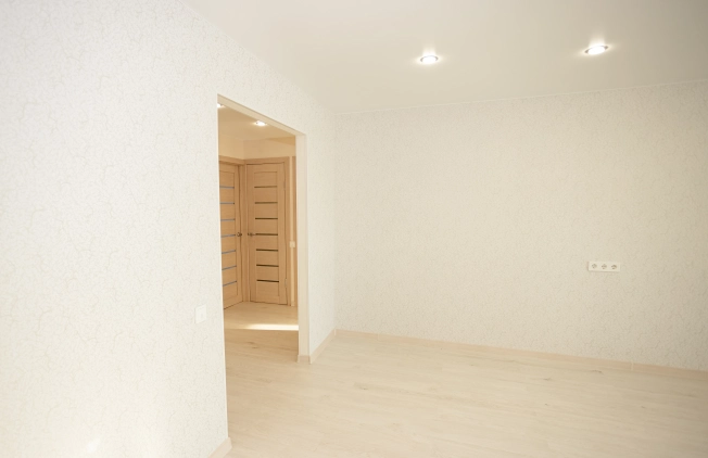 Купить четырехкомнатную квартиру в Омской области. Вариант № 9492224, 23, площадь -  квм, цена 4000000 рублей