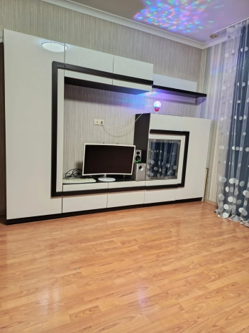 Снять двухкомнатную квартиру в Новосибирске. Вариант № 9544542, 4, площадь -  квм, цена 30000 рублей