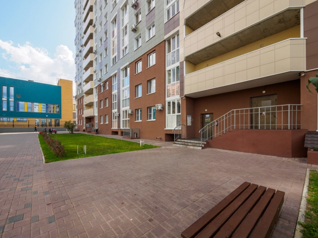 Купить однокомнатную квартиру в Омске. Вариант № 3994210, 19, площадь -  квм, цена 5999000 рублей