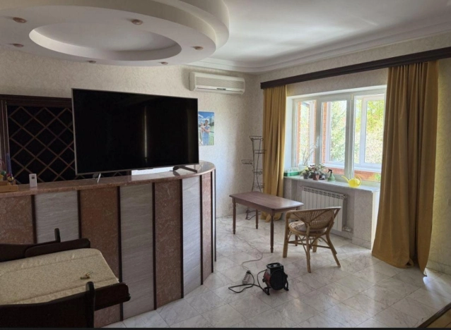 Купить дом в Москве. Вариант № 10036429, 3, площадь -  квм, цена 30000000 рублей