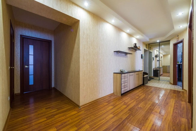 Купить трехкомнатную квартиру на улице Вишнёвая в Рязани. Вариант № 952811, 7, площадь -  квм, цена 7600000 рублей