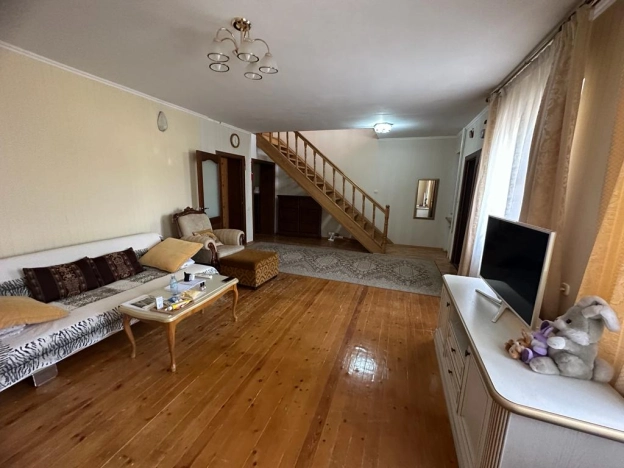 Купить дом на улице Парковая в Элисте. Вариант № 7023, 10, площадь -  квм, цена 14000000 рублей