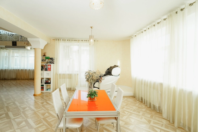 Купить дом в Микрорайоне Порт-Артур в Омске. Вариант № 56293, 12, площадь -  квм, цена 98000000 рублей