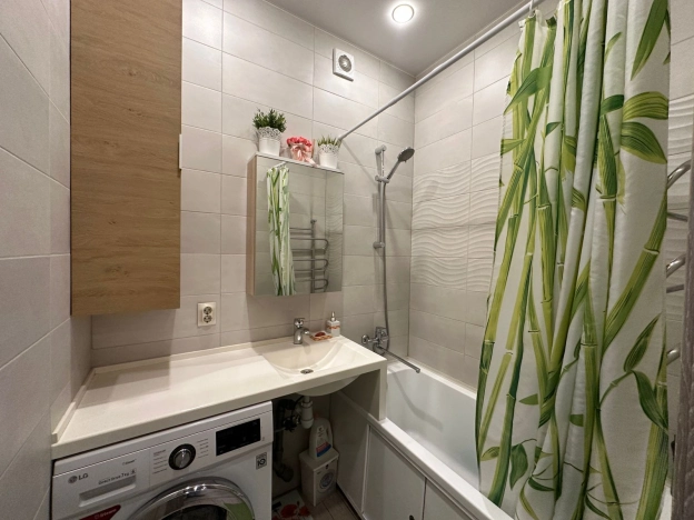 Купить квартиру на вторичке в Иркутске. Вариант № 5373651, 30, площадь -  квм, цена 11991991 рублей